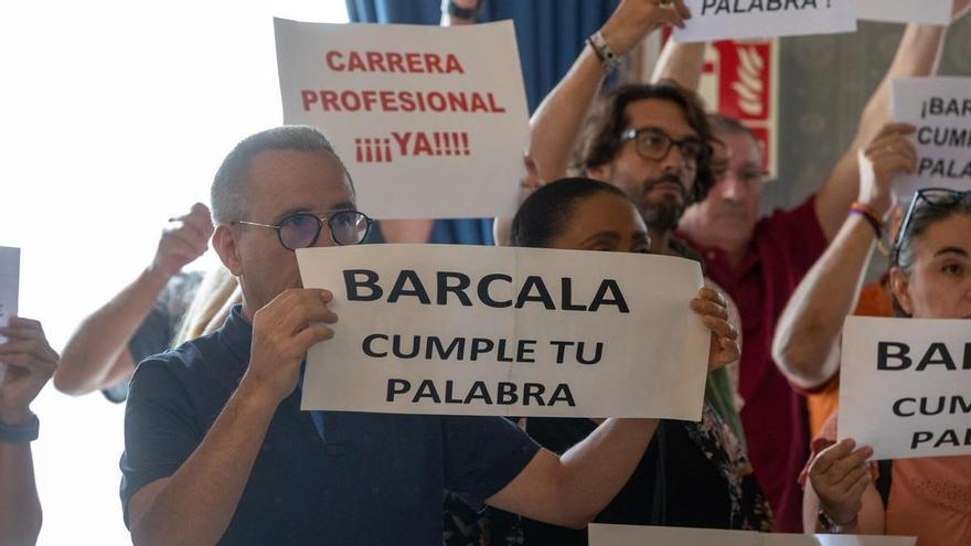 Los funcionarios del Ayuntamiento de Alicante amenazan a Barcala con una huelga en plena campaña electoral