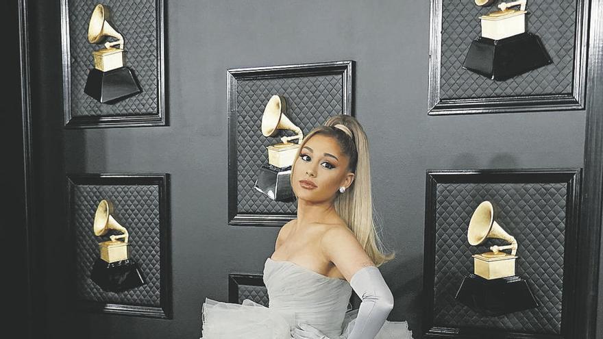 Ariana Grande, en la última gala de los premios &quot;Grammy&quot;, en enero. // Reuters