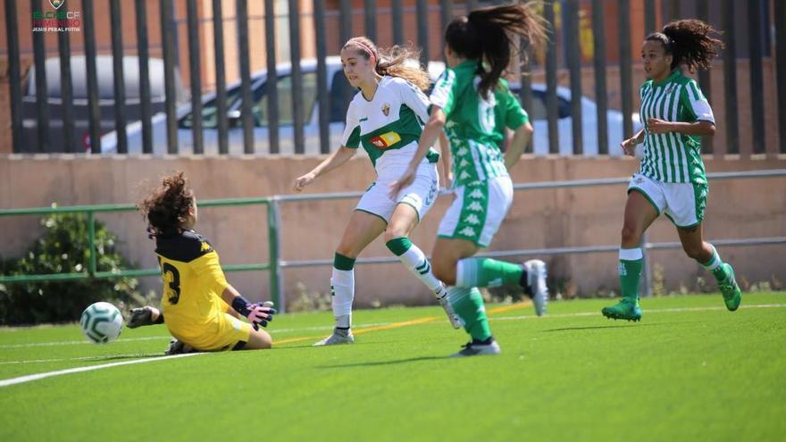 Un instante del partido entre el Elche Femenino y el Betis B