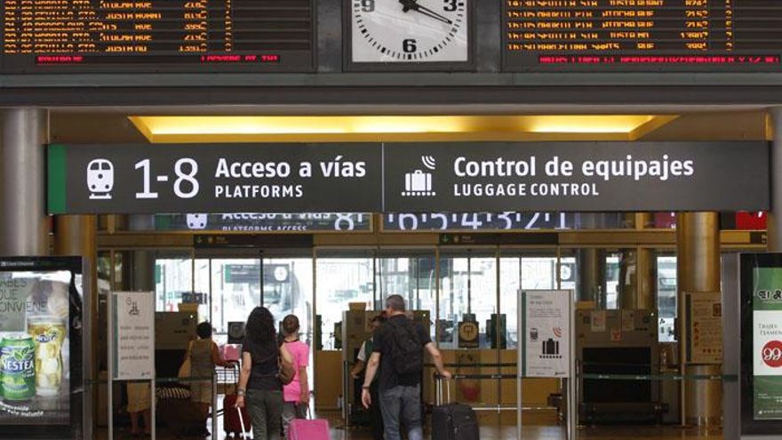 Vestibulo de la estación de tren de Málaga María Zambrano.