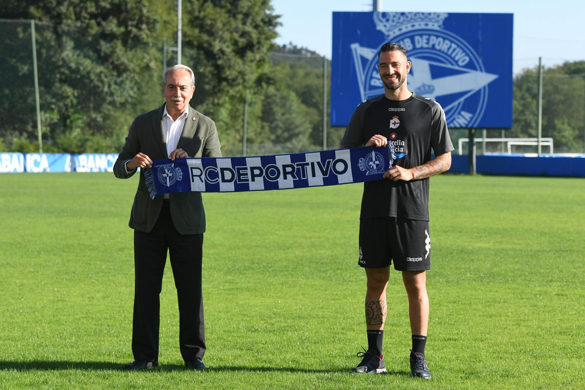 Presentación del portero Ian Mackay