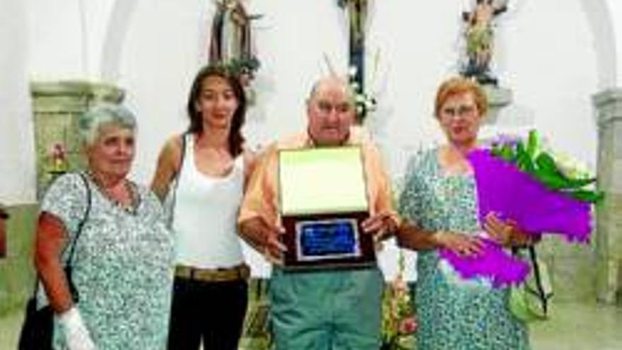 Homenaje al tamborilero de Portezuelo