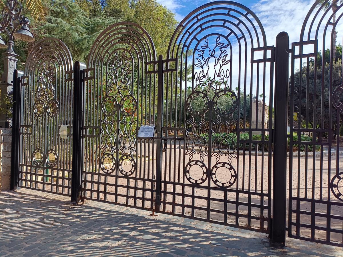 Parque de l'Alquenència de Alzira, cerrado.