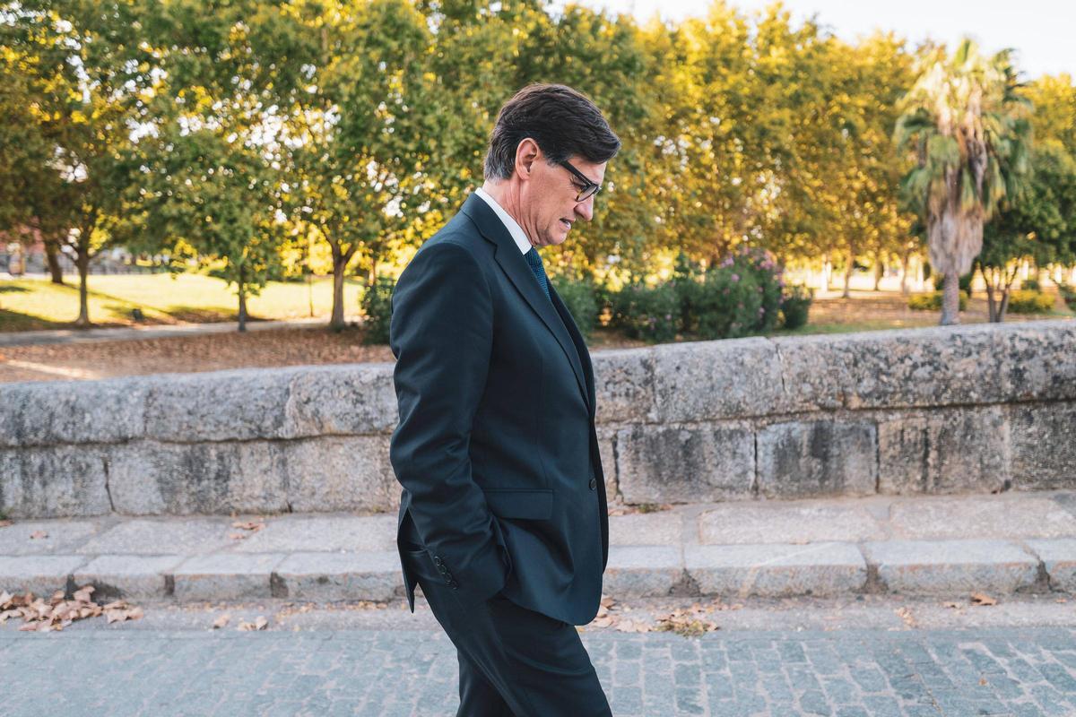 Fotogalería | Entrevista con el presidente de la Generalitat de Cataluña, Salvador Illa
