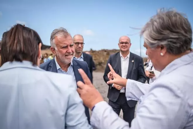 Inauguración carretera que atraviesa las coladas de La Palma "La puerta del futuro"