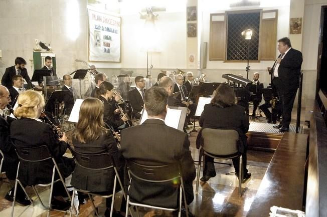 HOMENAJE A MARA GONZALEZ EN LA PLAZA DEL PILAR