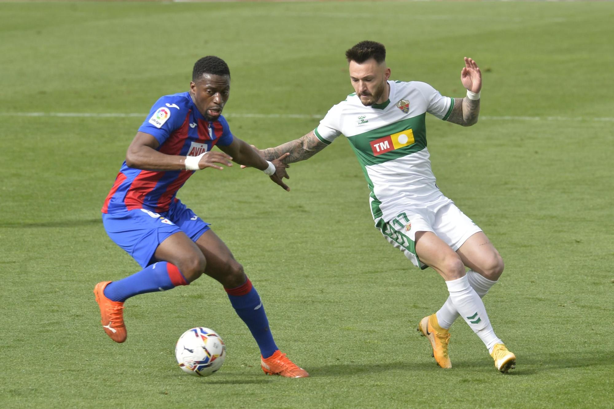 El Elche vence al Eibar 1-0 y se reencuentra con la victoria después de 17 partidos