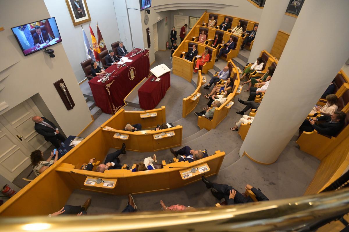 Pleno de la Diputación de A Coruña en el que ha sido reelegido presidente el socialista González Formoso