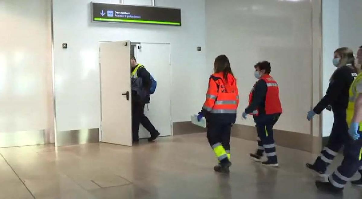 Se complica el hacinamiento de migrantes en el aeropuerto de Barajas