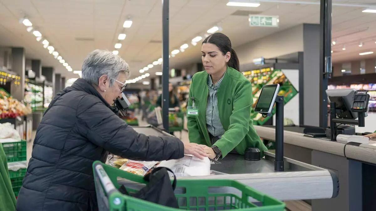 Supermercados sin papel: el tique digital busca su lugar sin dejar a nadie atrás