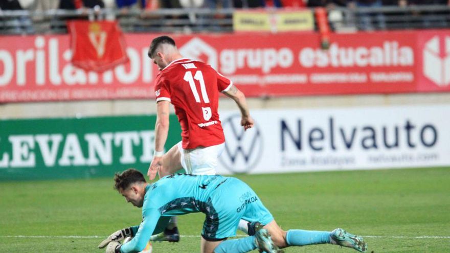 Imagen de archivo entre el Real Murcia y la Real Sociedad B