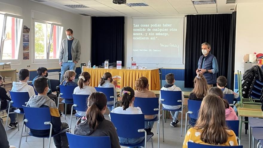 Germán Delibes, en el colegio de Morales del Vino.