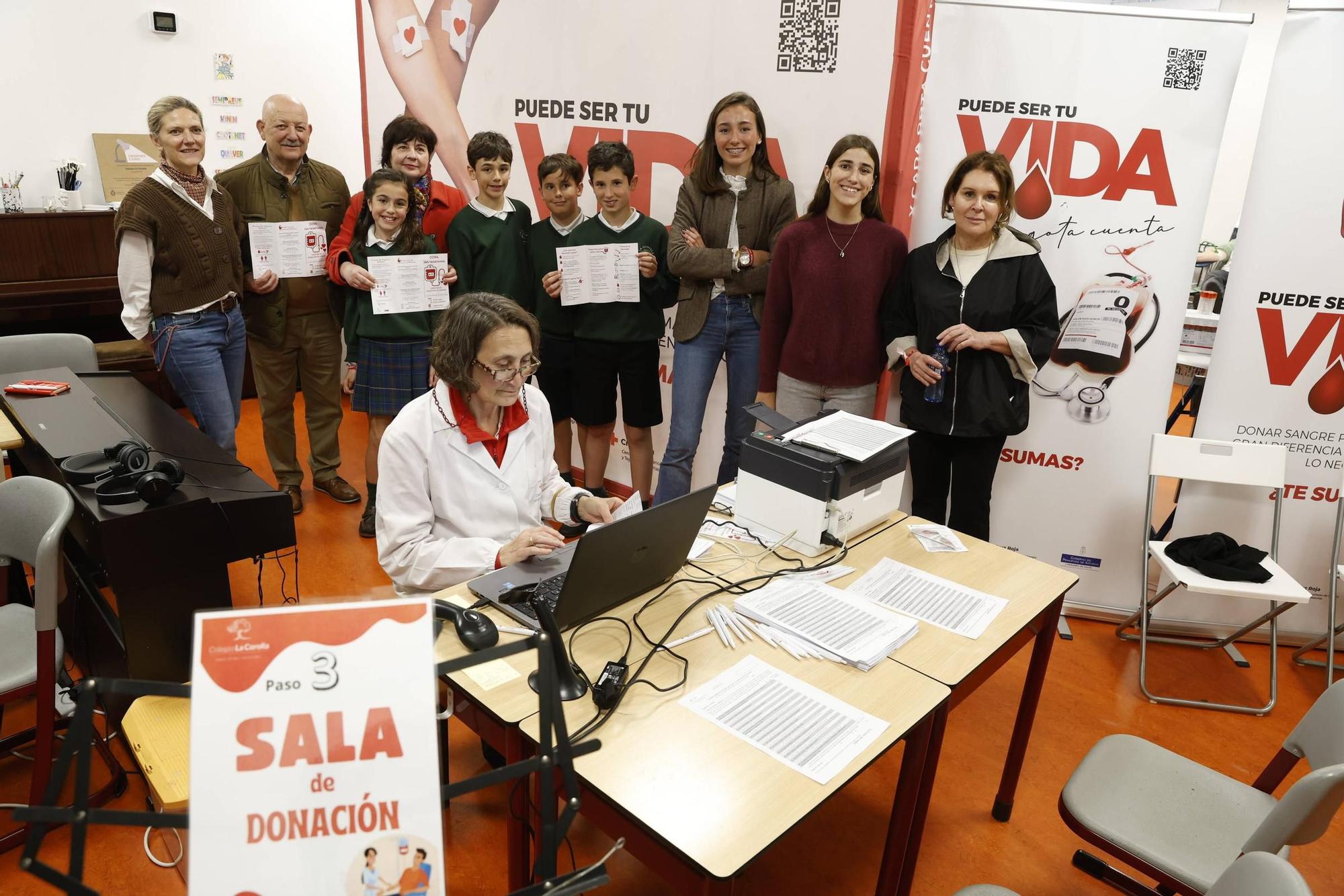 La campaña de donación de sangre en el colegio La Corolla de Gijón, en imágenes