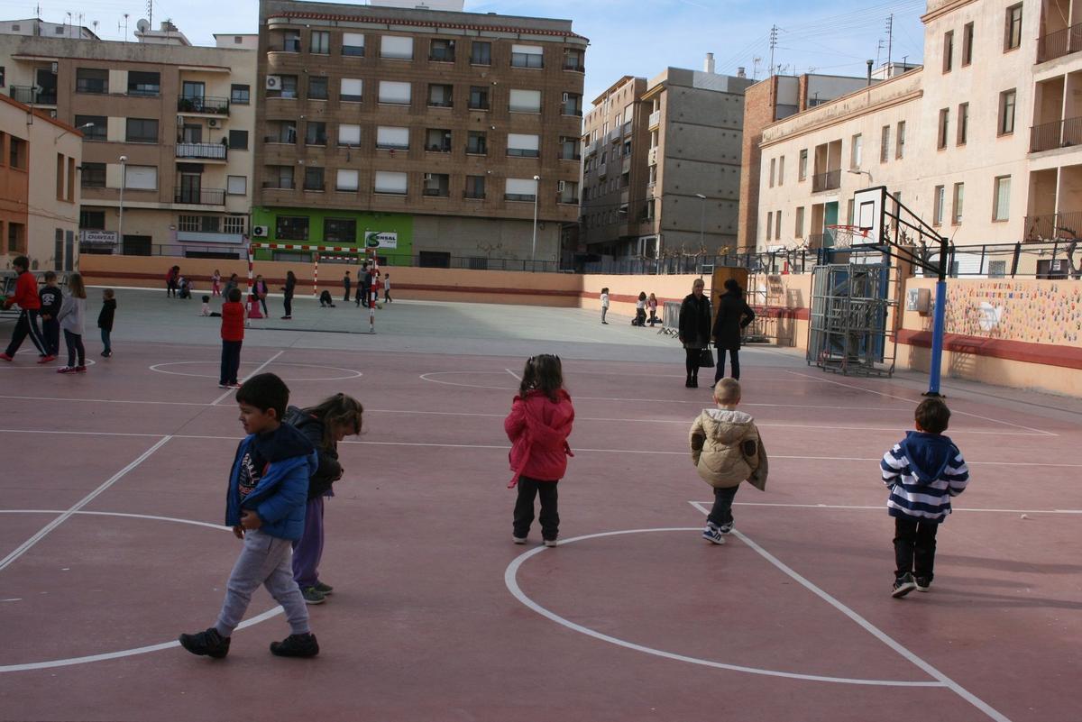 10/6/2019 - ALMASSORA - PATIO DEL COLEGIO EMBAJADOR BELTRAN