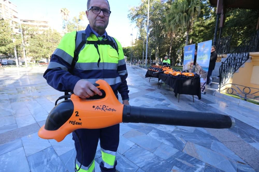 Presentación nuevas sopladoras de limpieza en Orihuela