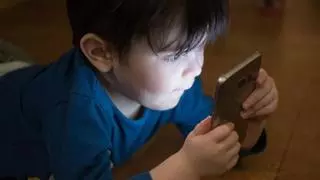 El truco de un ingeniero cordobés para no perder la vista con el móvil: "Hay una tecnología que se llama HDR"