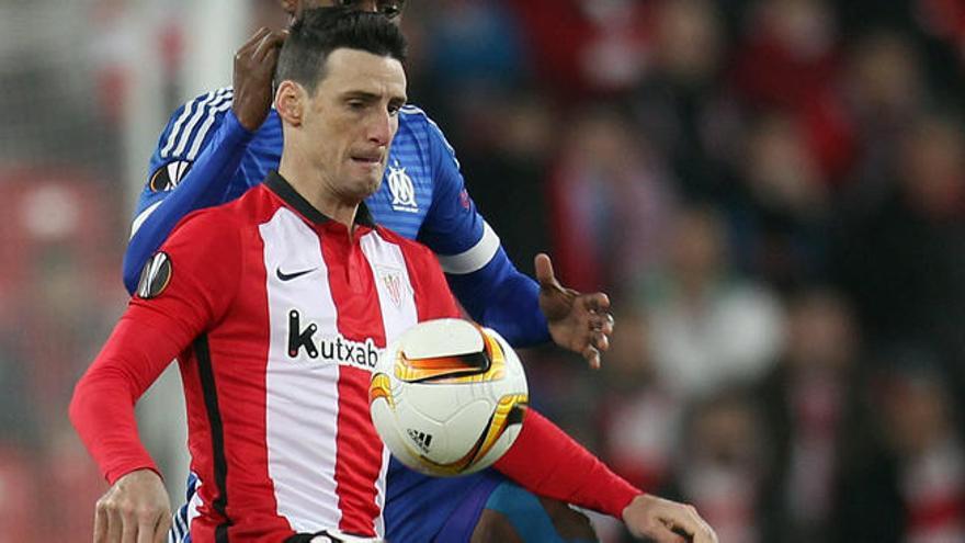 Aduriz viaja pero puede ser suplente en Mestalla