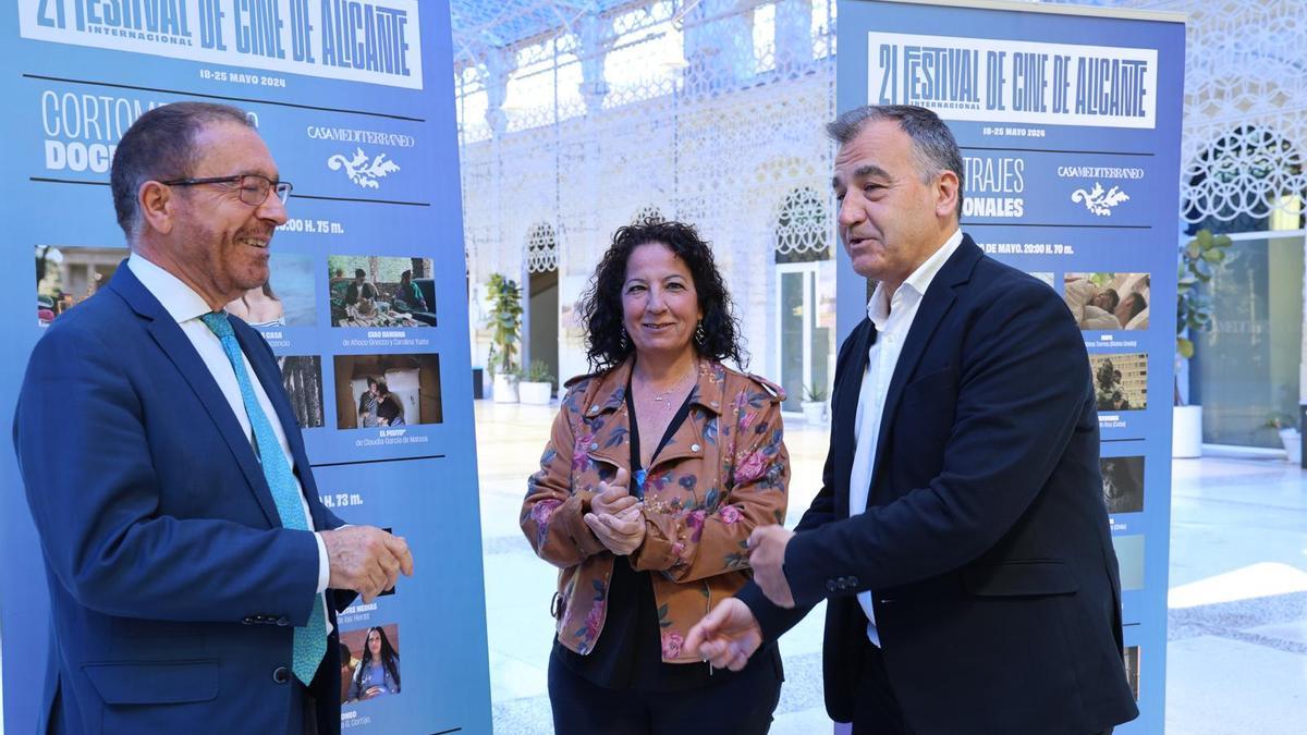 Andrés Perelló, Inma Serrano y Vicente Seva en la presentación