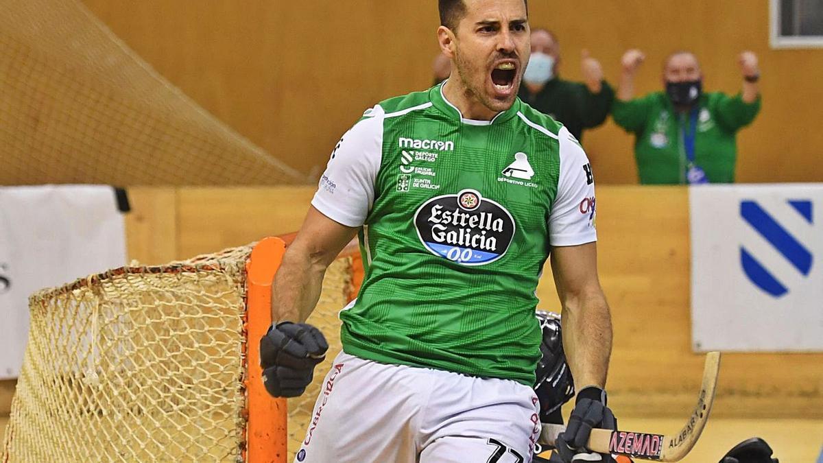 Jordi Adroher celebra uno de los goles que ha marcado esta temporada con el Liceo. |  // CARLOS PARDELLAS