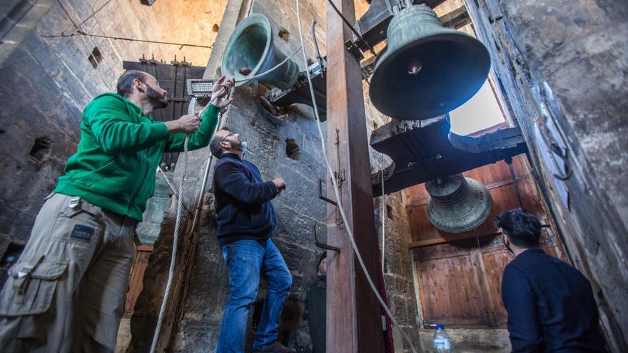 Las campanas del Micalet “claman” por la muerte del Pontífice