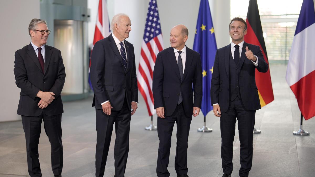 Keir Starmer, Joe Biden, Olaf Scholz y Emmanuel Macron, durante su encuentro de este viernes en Berlín.