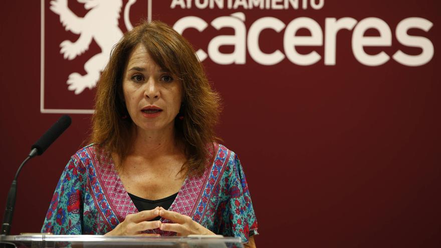 El PSOE culpa a Mateos de la falta de aparcamientos en la parte antigua de Cáceres y le pide que compre Las Trinitarias