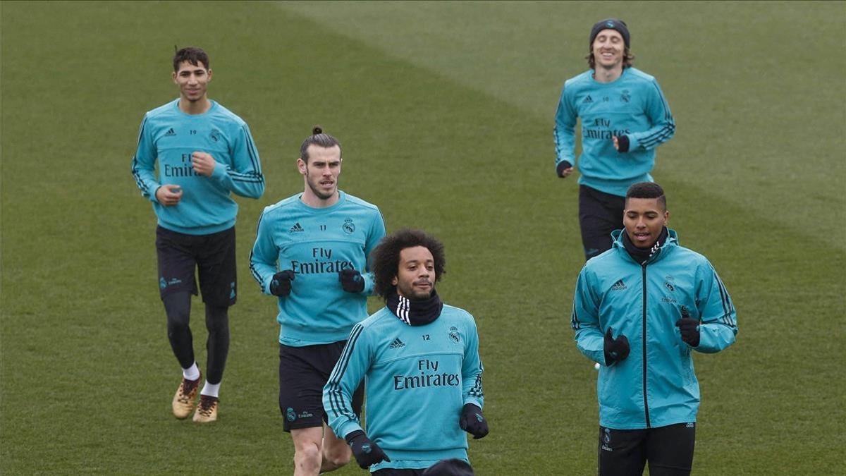 Achraf, Modric, Bale, Marcelo y Moha, en el entrenamiento del Madrid