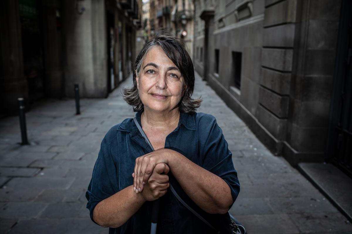 Rosa Alarcón, este lunes en la calle de la Ciutat.