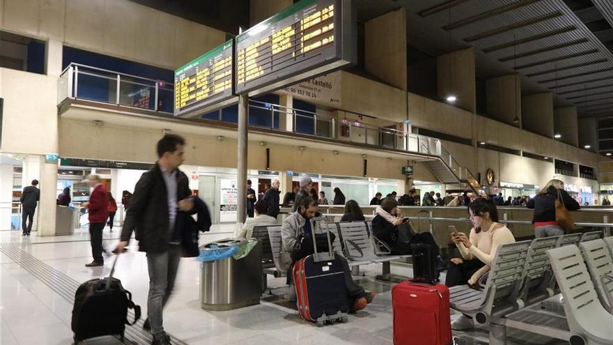 Atrapados 1.100 viajeros de tren en Castellón por una avería en Vandellós