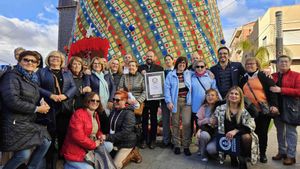 El pueblo de Vilamarxant recibió el Record Guinness al árbol de ganchillo más grande del mundo