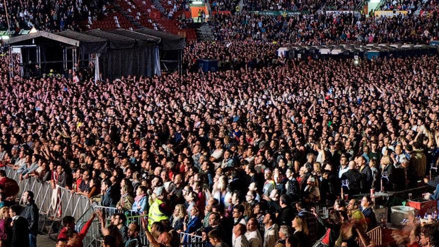 El Molinón, lleno de público, durante uno de los conciertos de Bruce Springsteen.