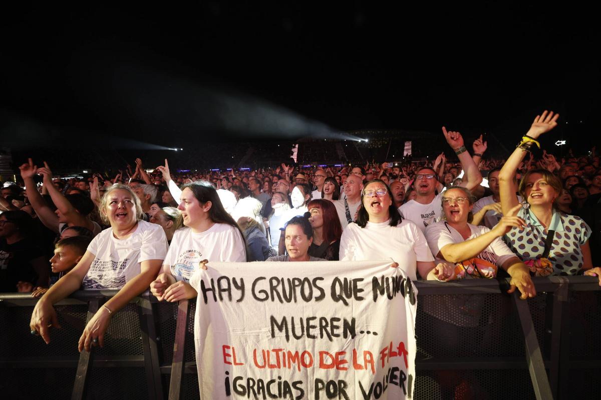 Las imágenes del directo del grupo de Manolo García en Avilés