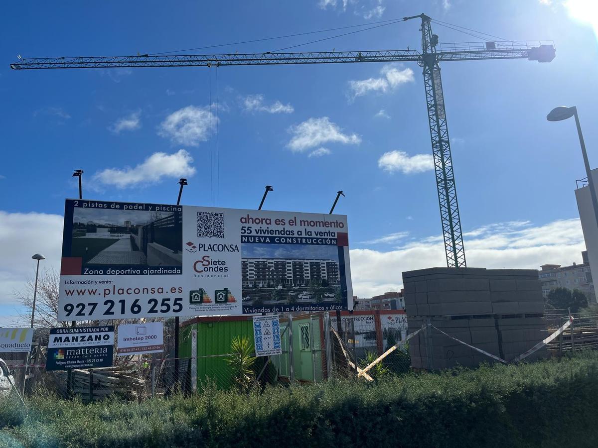 El nuevo edificio que se está construyendo en Cáceres.