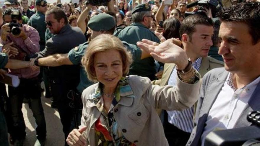 La Reina visita a los afectados por las inundaciones