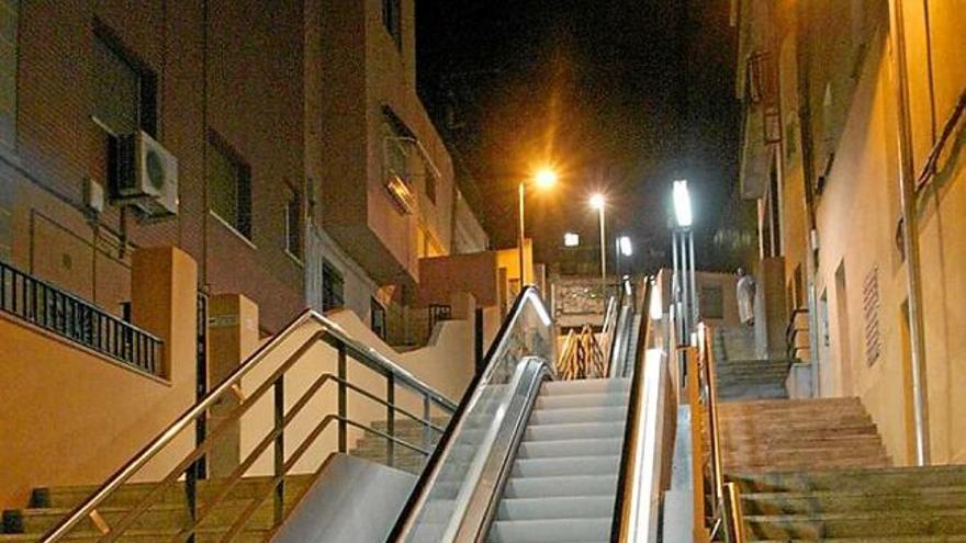 Escales mecàniques del carrer del Bruc de Santa Coloma