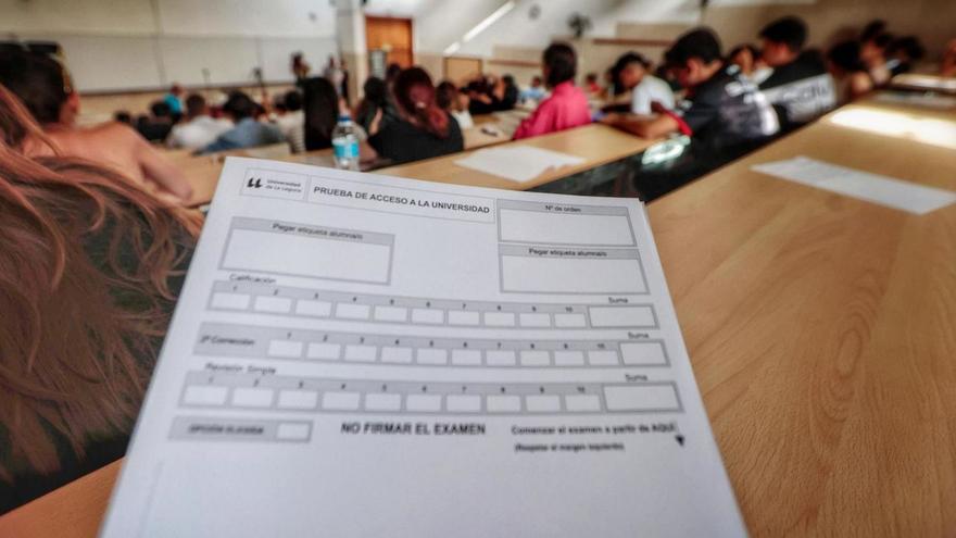 Imagen de uno de los exámenes celebrados el pasado mes de julio en Canarias. | | MARÍA PISACA