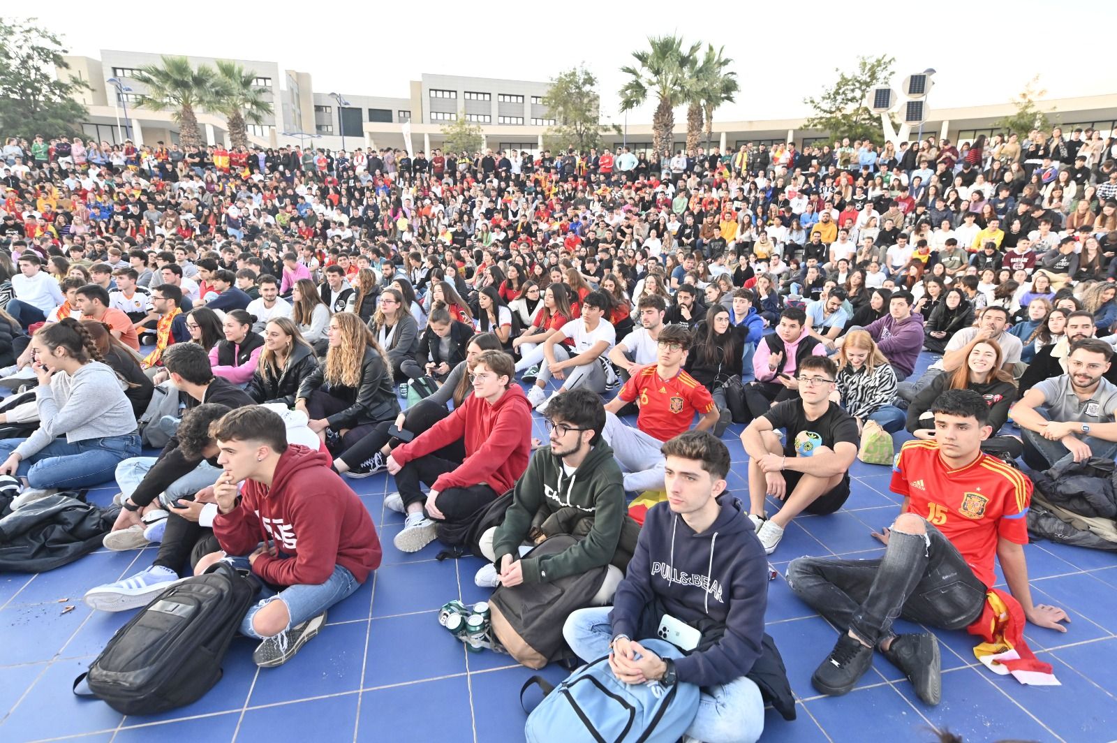 Galería: Más de mil aficionados se congregan para celebrar la goleada de España en la UJI