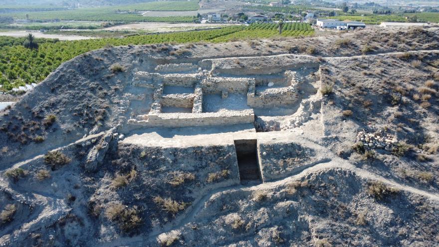 Los arqueólogos restaurarán una segunda casa en el yacimiento de Los Saladares en Orihuela
