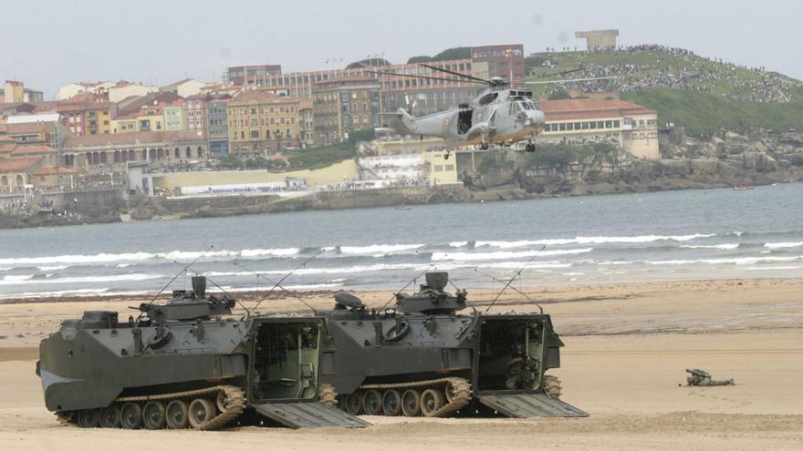 Gijón acogerá un desfile aéreo y naval por el Día de las Fuerzas Armadas en la bahía de San Lorenzo