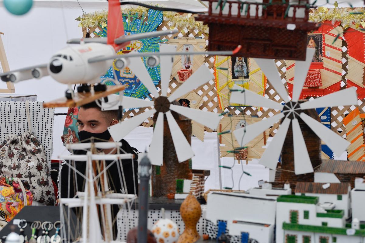Mercadillo navideño en el parque Santa Catalina