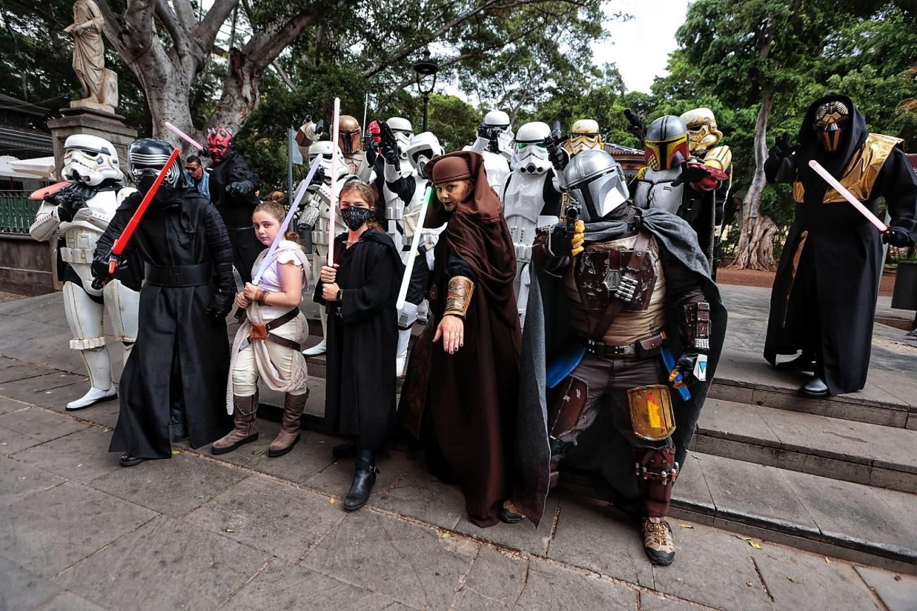 Las tropas imperiales de Star Wars toman las calles de Santa Cruz de Tenerife el día friki