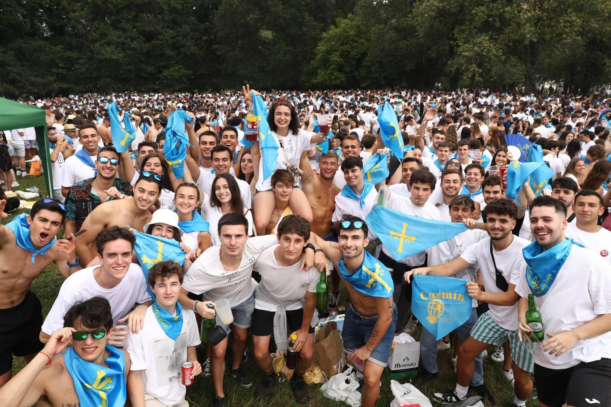 En imágenes: Miles de romeros celebran el Carmín en la Pola