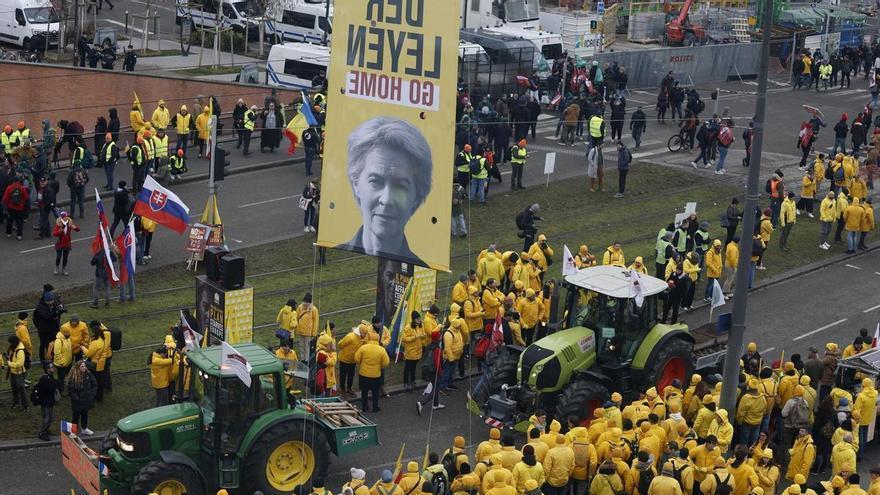 El freno al acuerdo de Mercosur no acaba con las protestas del campo: los agricultores de Castellón mantienen las movilizaciones