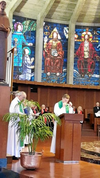 Der neue Pfarrer Andreas Falow ist am Sonntag (19.2.) offiziell in sein Amt eingeführt worden.