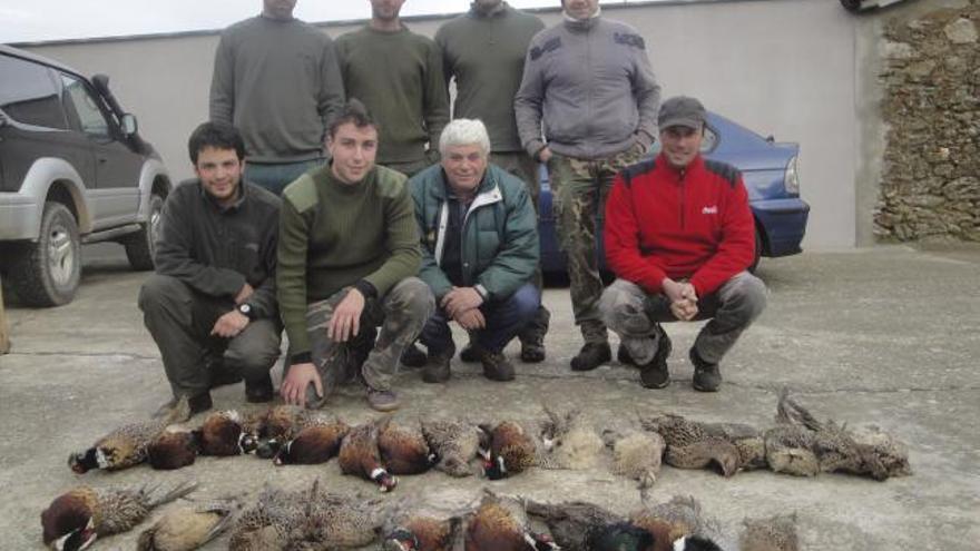 Participantes en la caza de faisanes en el coto de Santa Eulalia.