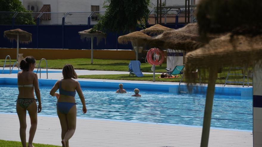 Las piscinas municipales de Córdoba abrirán el 5 de junio con 2.410 usuarios
