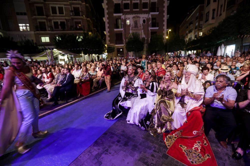 Toma de posesión de las abanderadas de Moros y Cristianos