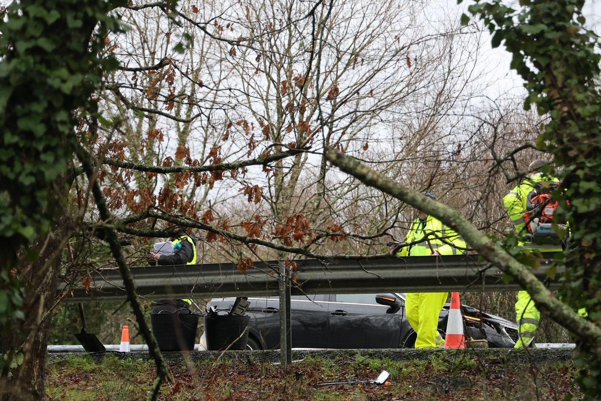 Un accidente múltiple obliga a cortar la AP-9 en sentido Santiago