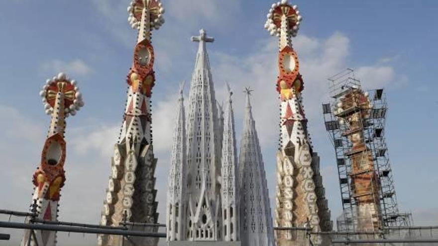 Una maqueta de la torre central de la Sagrada Família, presentada ahir.