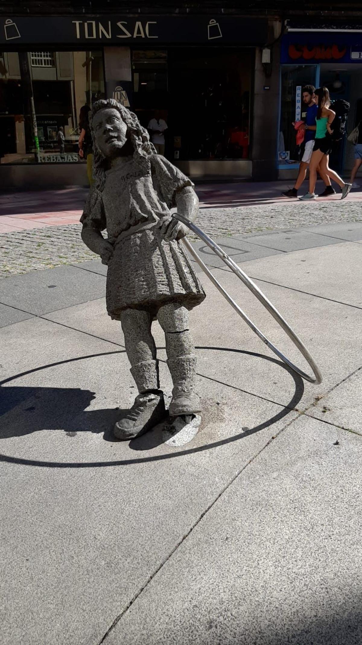 Escultura rota.